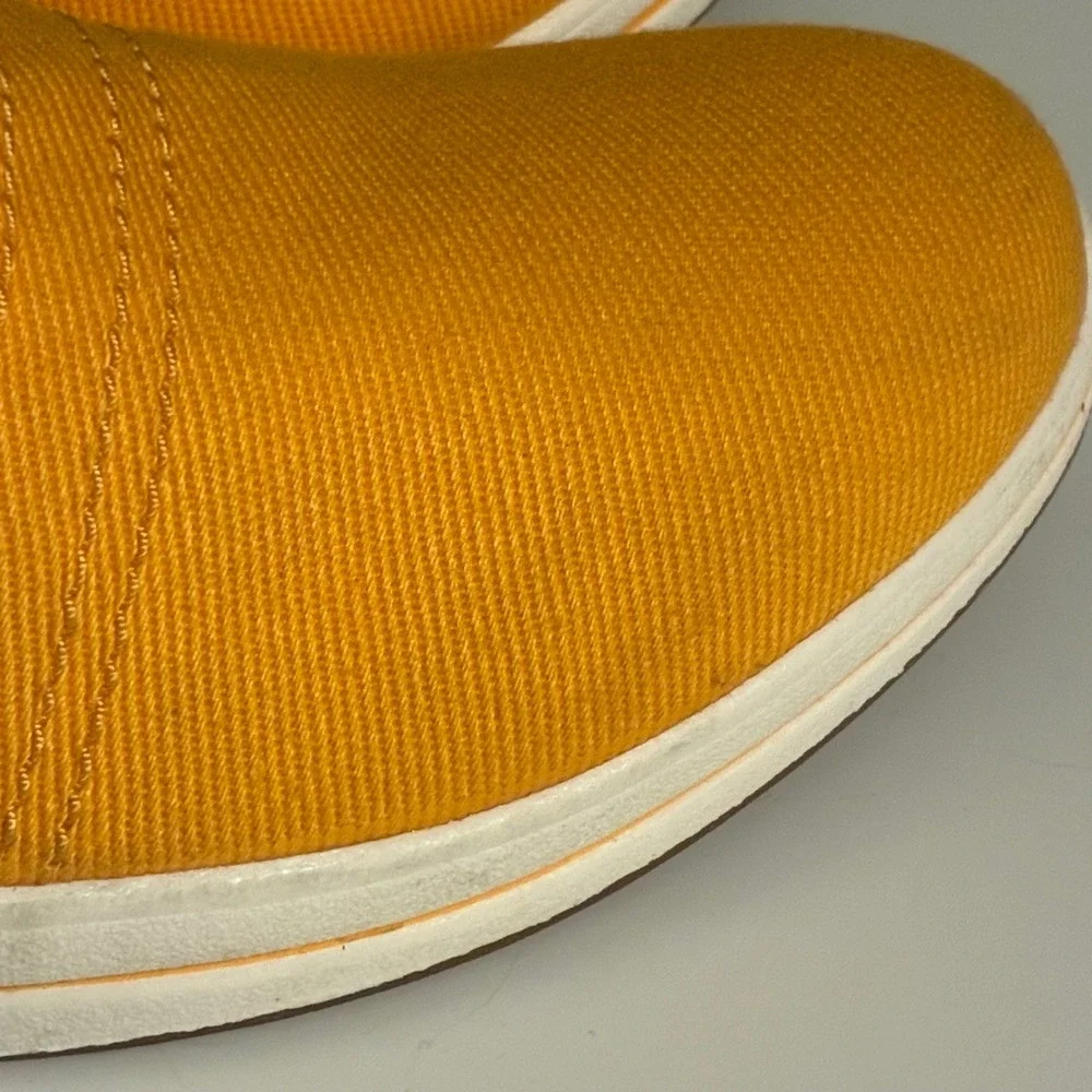 Clarks Cloudsteppers Womens 8.5 Textile Slip On Loafers Comfort Flats Yellow